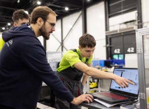 В День наставника Дмитрий Чернышенко и Сергей Кравцов объявили о старте конкурса «Наставничество»